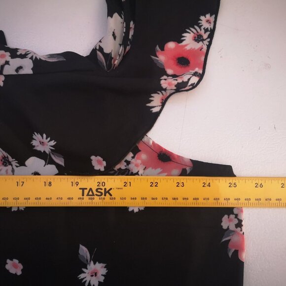 Ricki's Ladies Sleeveless Black with Flowers Blouse/Tunic - Picture 9 of 10